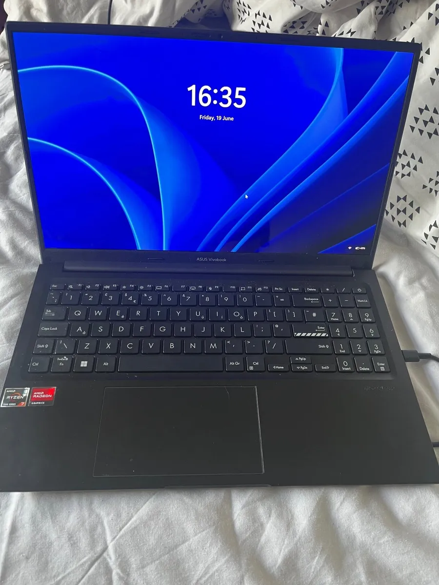 Asus Vivo 16 inch - ryzen 7 laptop -16gb ram - 512 - Image 1
