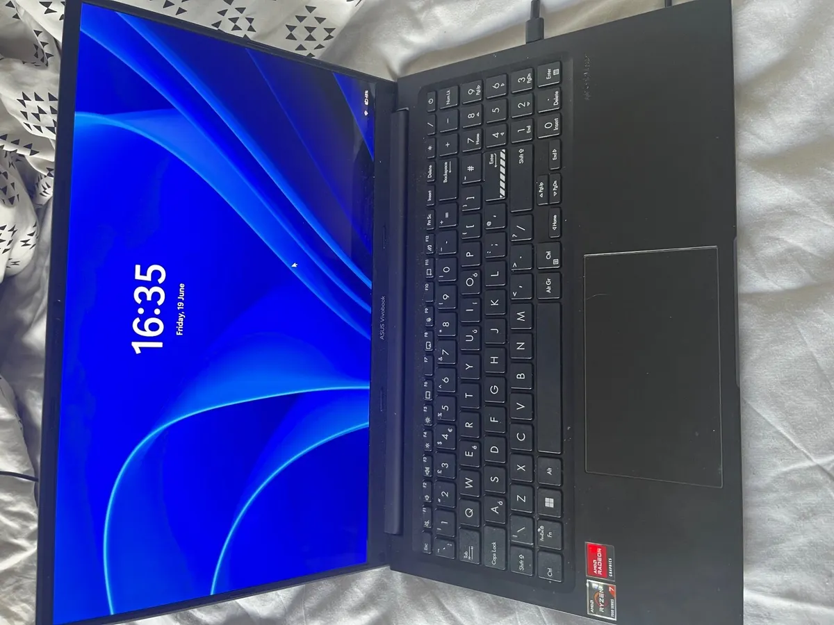 Asus Vivo 16 inch - ryzen 7 laptop -16gb ram - 512 - Image 2