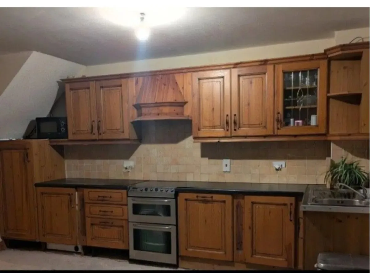 Kitchen Units - Image 1