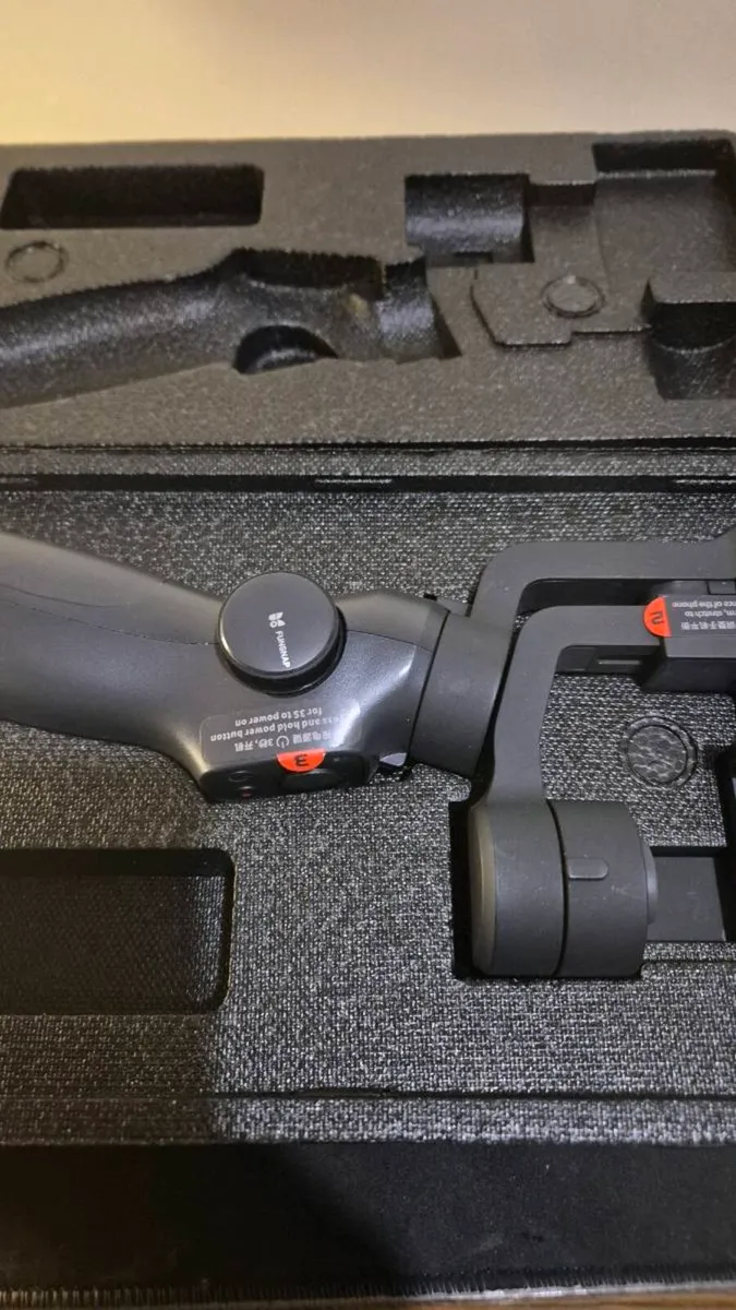 Gimbal Stabilizer with Case for Smartphone - Image 3
