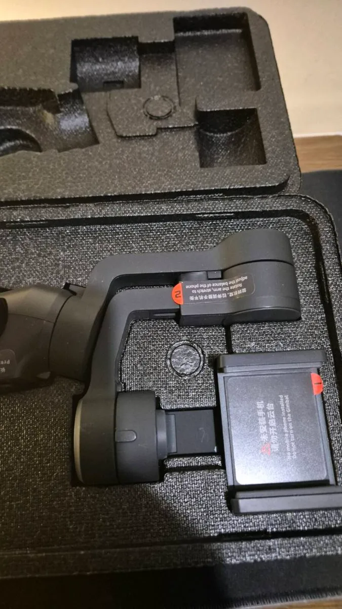 Gimbal Stabilizer with Case for Smartphone - Image 2