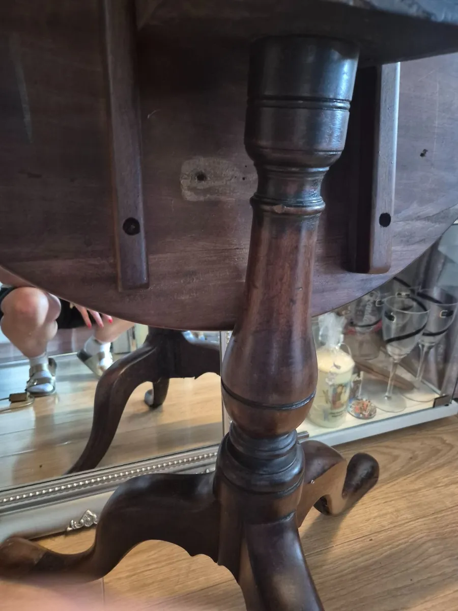 Antique table - Image 1