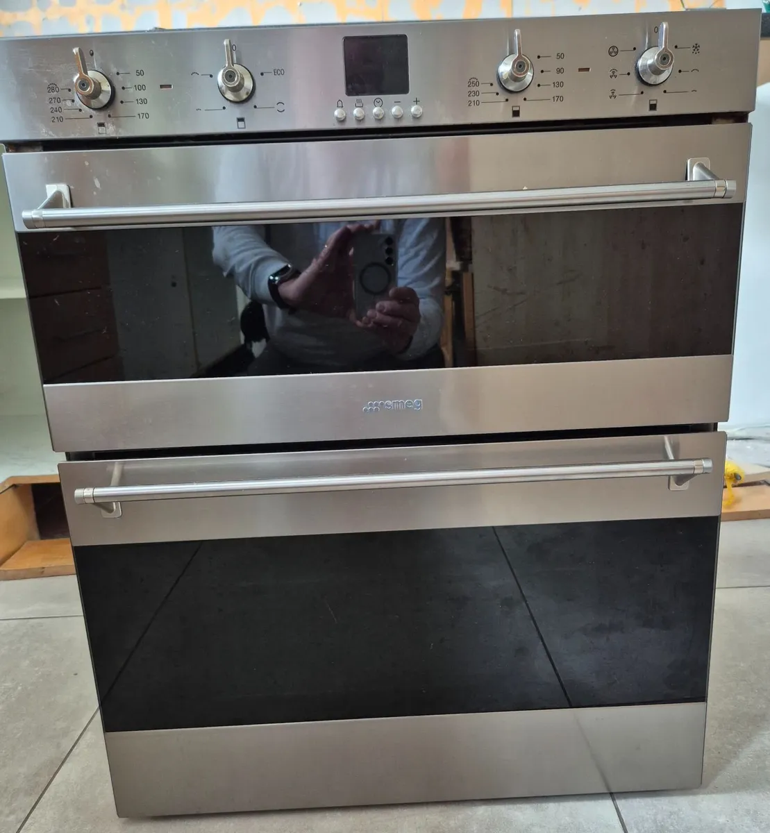 SMEGunder counter Oven Double  oven. - Image 1