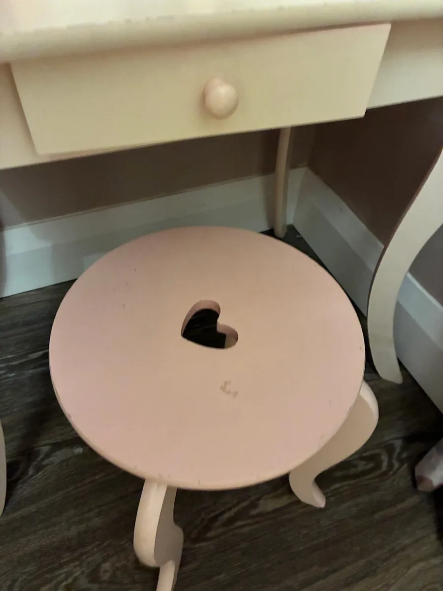 Pink Kids' Vanity Table with Stool - Image 4