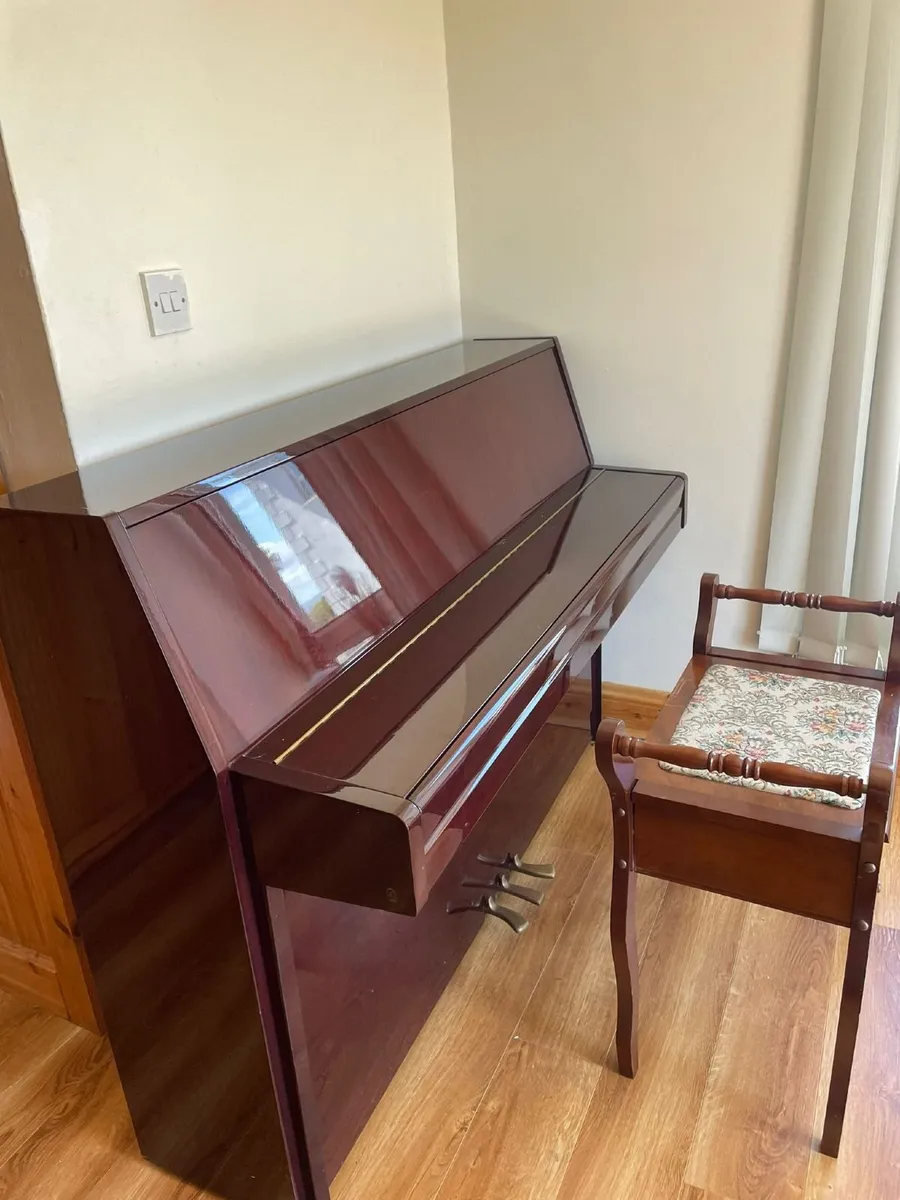 M108 Yamaha piano and stool - Image 1