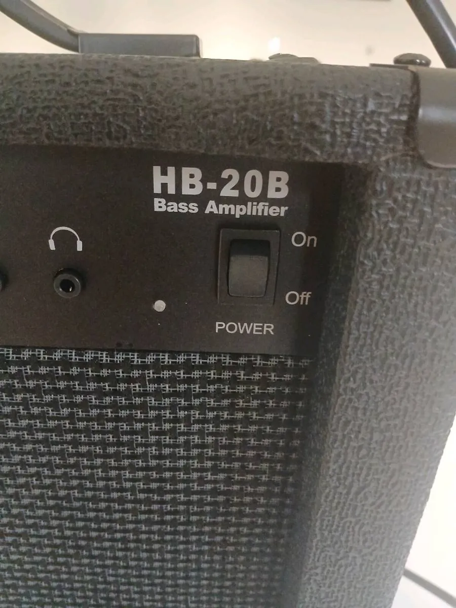 Bass guitar amp - Image 3