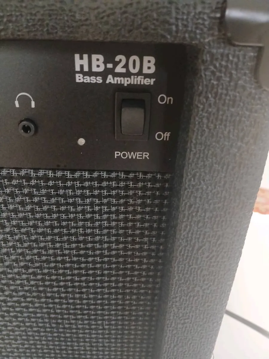 Bass guitar amp - Image 2
