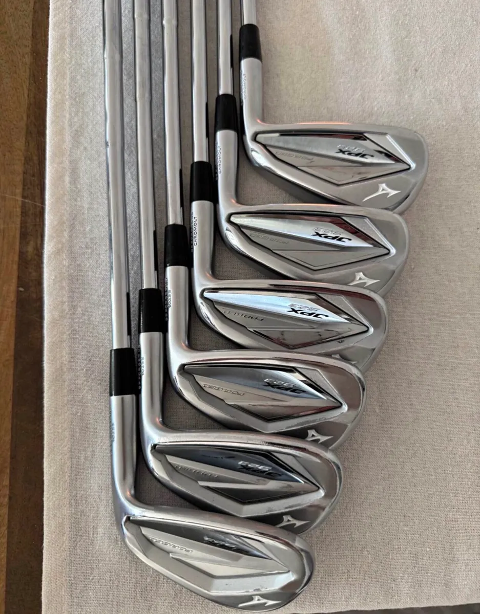 Mizuno JPX 923 Forged Irons 5-PW - Image 1