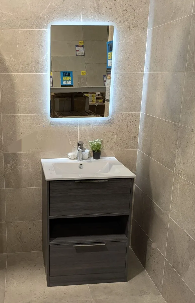 Bathroom unit - Image 2