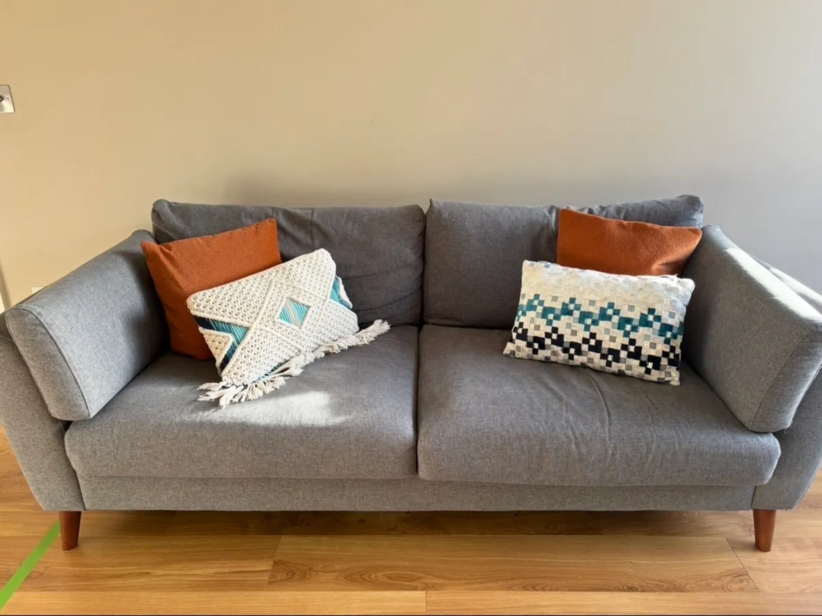 Couch for sale in perfect condition