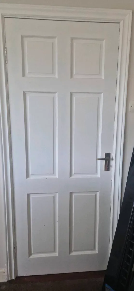 White internal doors - Image 1