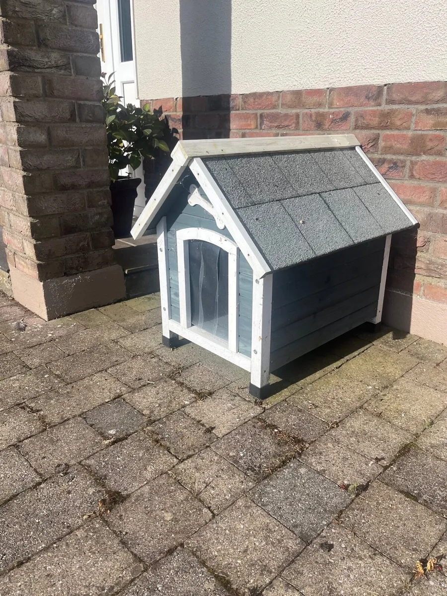 Dog house - Image 1