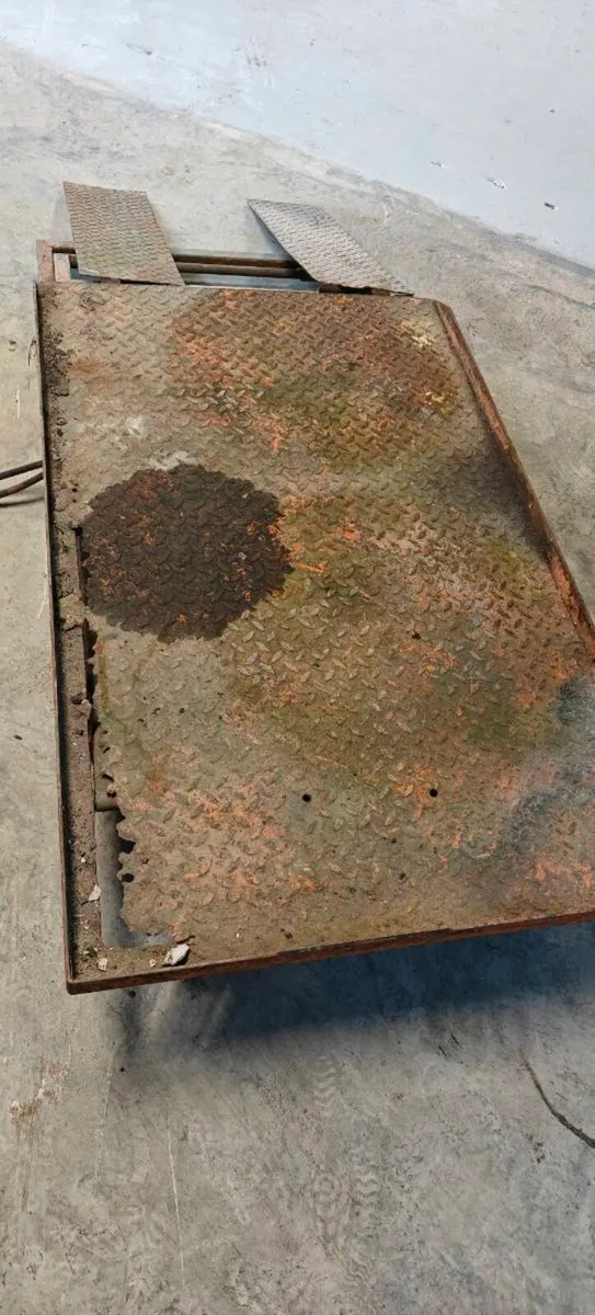 Hydraulic lift - Image 2