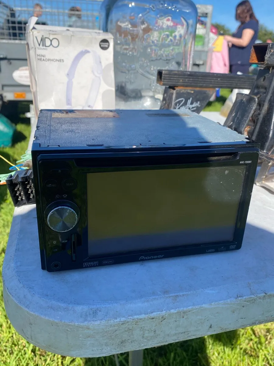 Pioneer touch screen radio and cd - Image 2