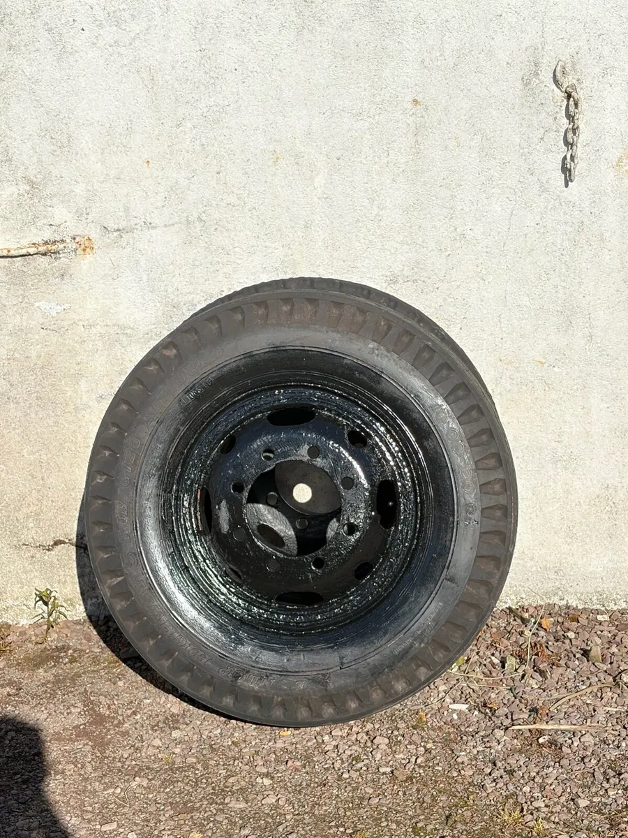 Tyres and wheels - Image 1