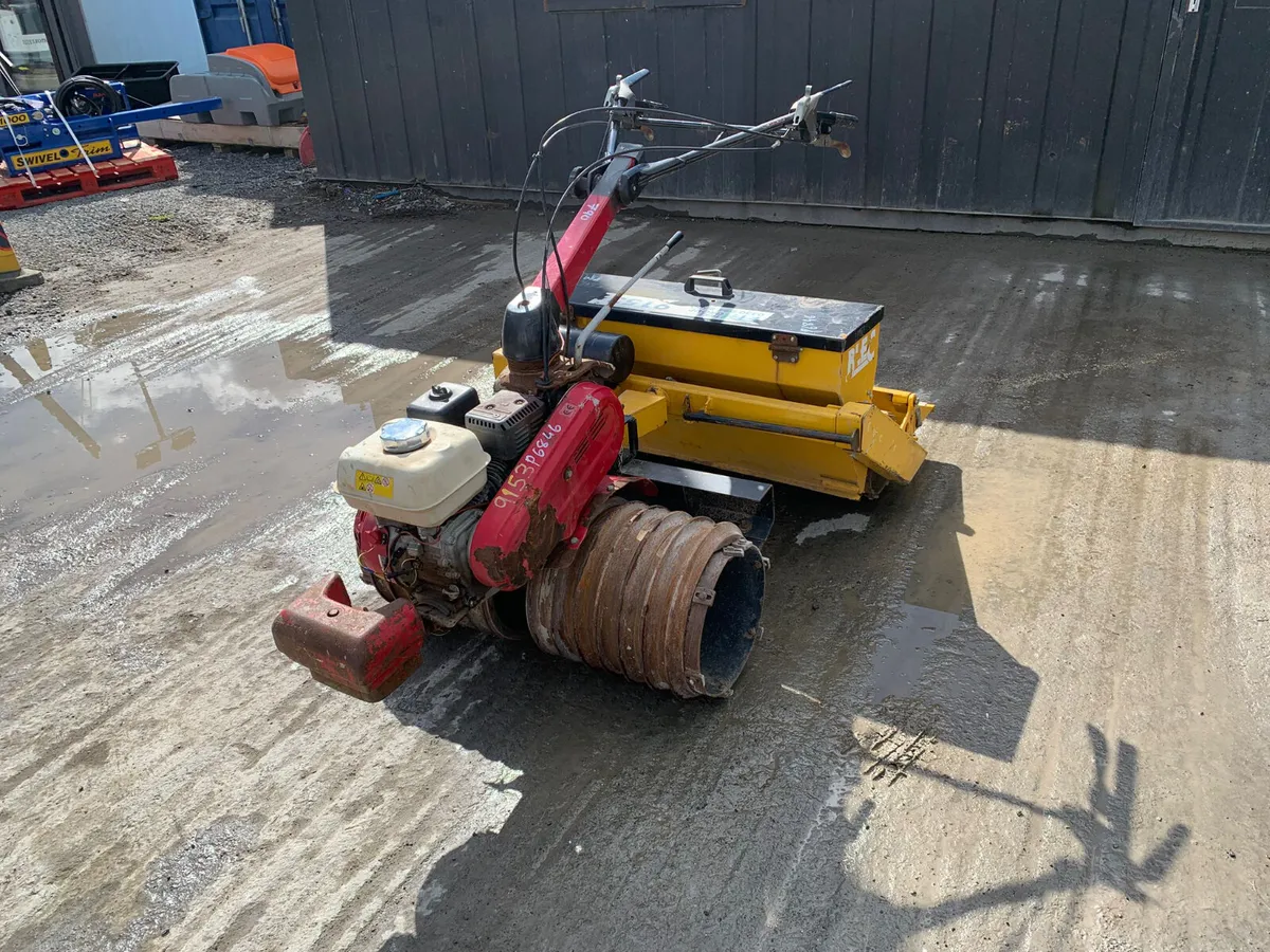 Cultipack Seeder - Blec Walk-Behind Overseeder - Image 2