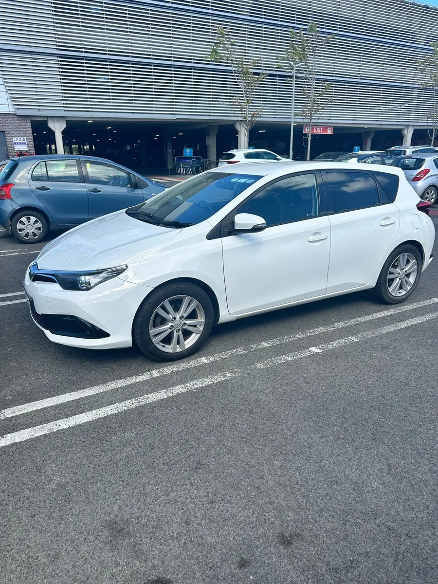 Van - Image 1