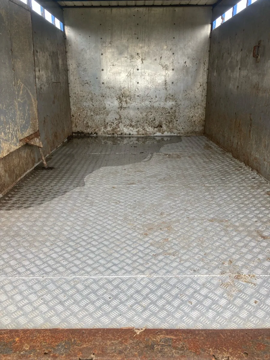 Truck - Image 2