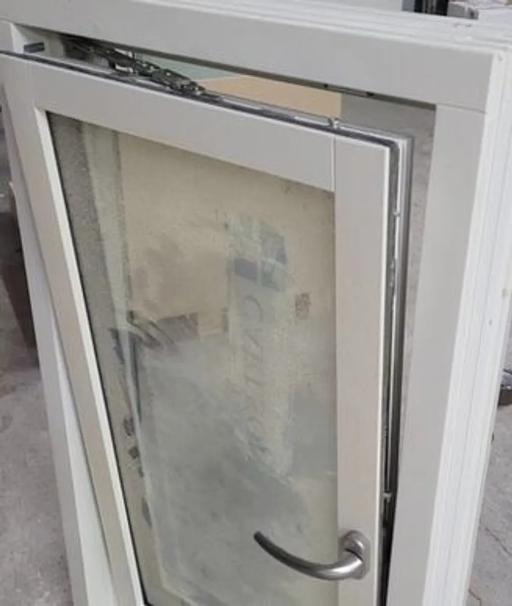 Aluclad Triple Glazed Window - Image 4