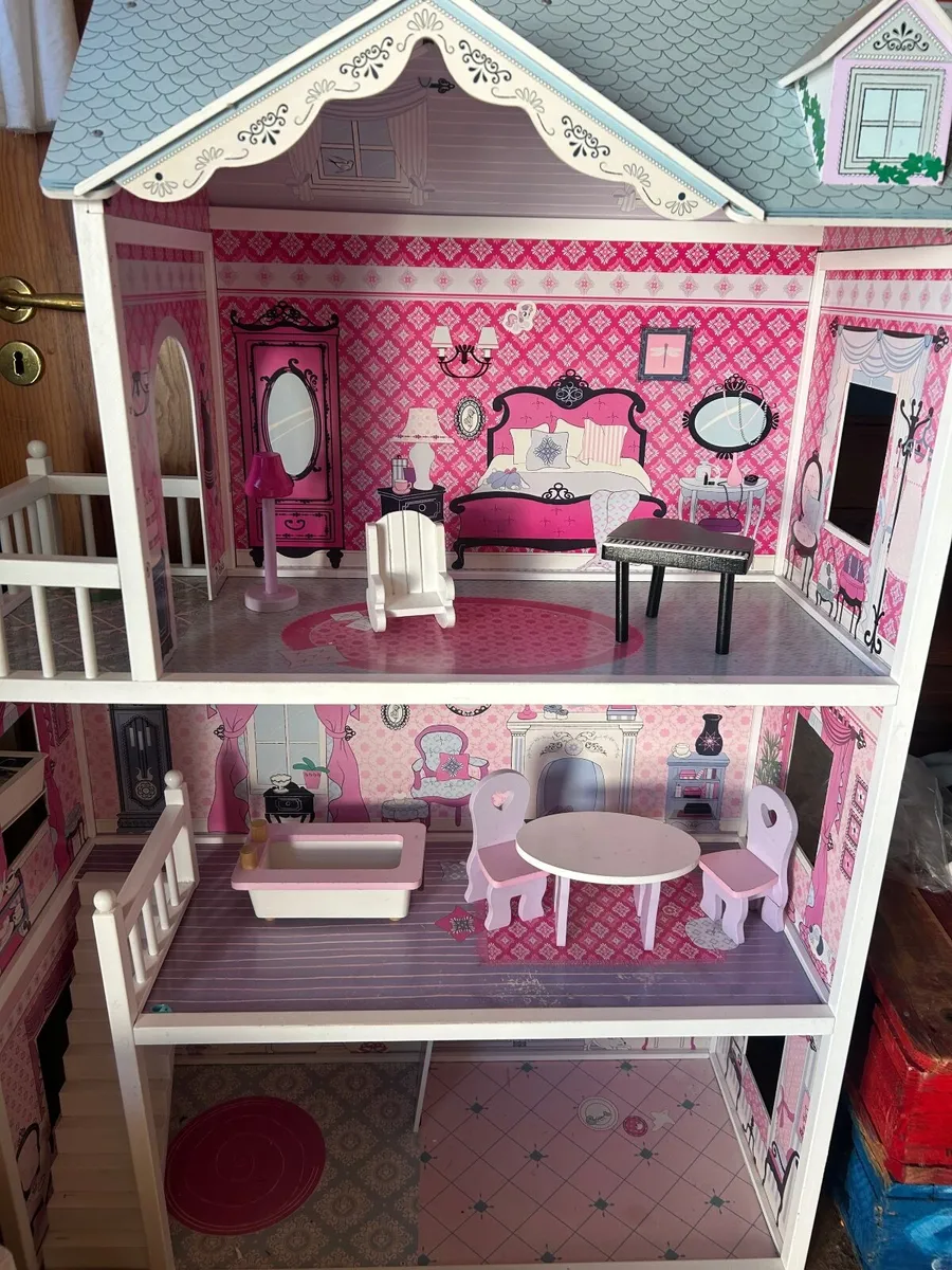 Doll house - Image 2