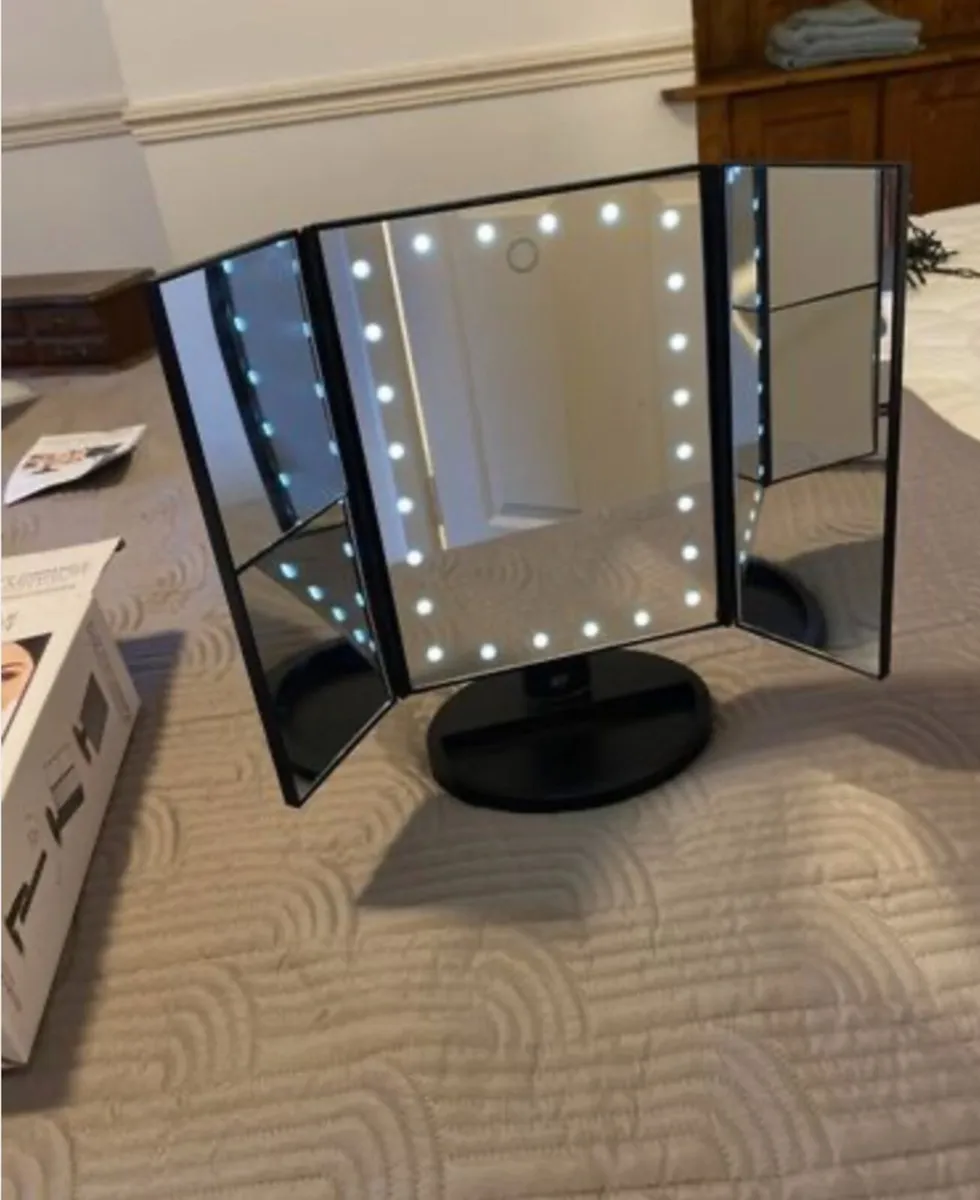 24 LED Make-Up Mirror - Image 2