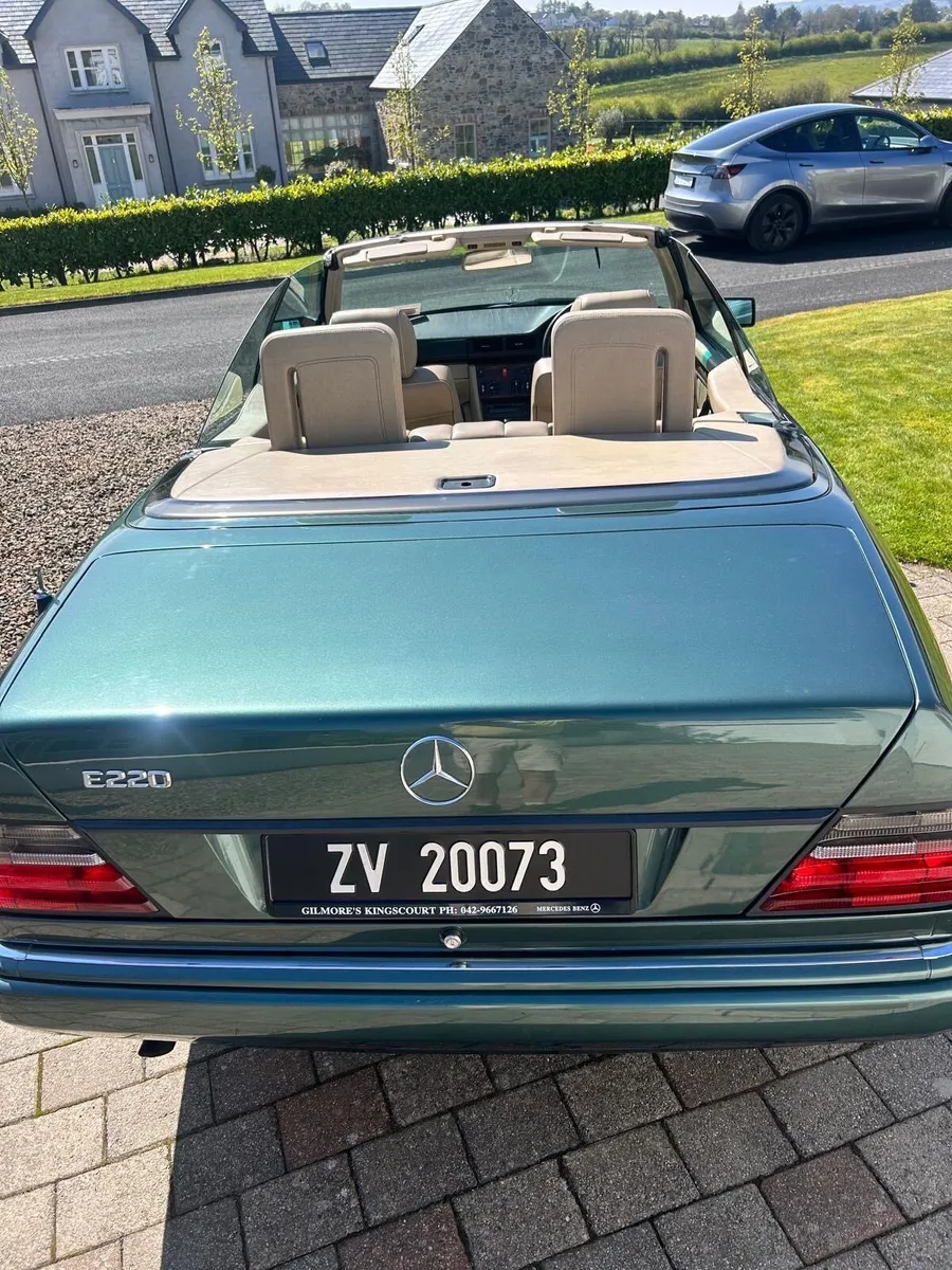 Mercedes E 220 - Image 3