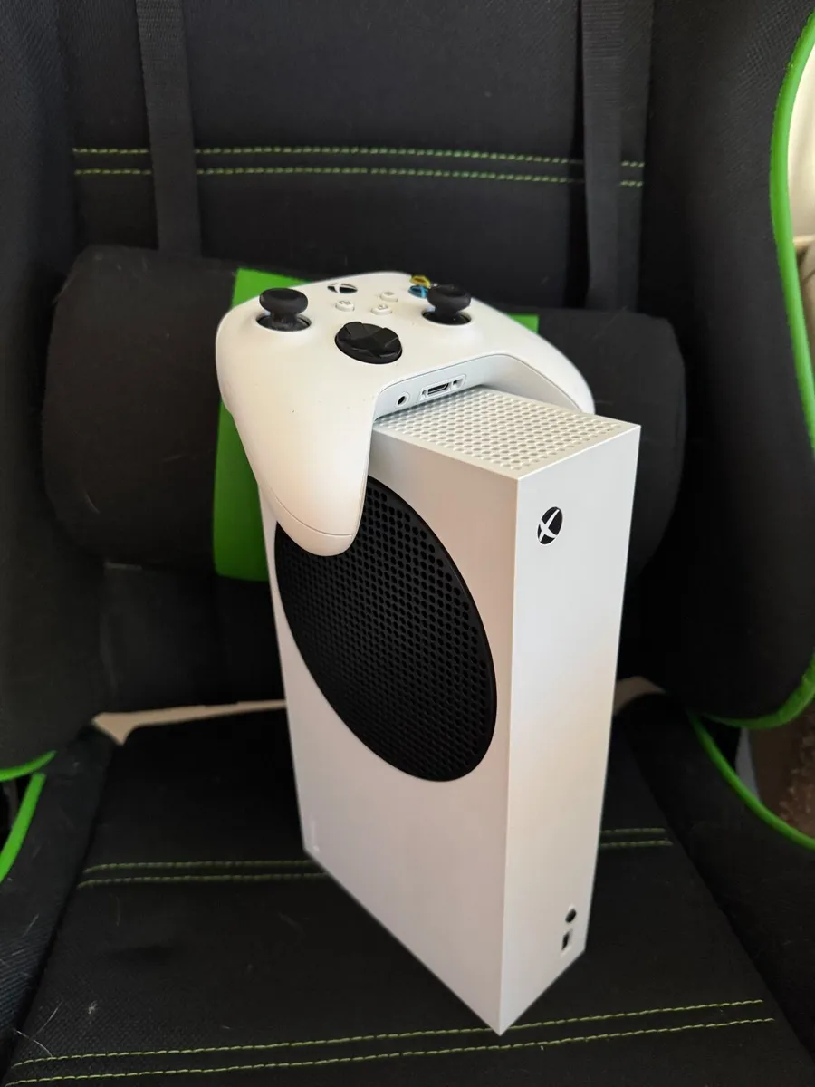 Gaming set up - Image 1