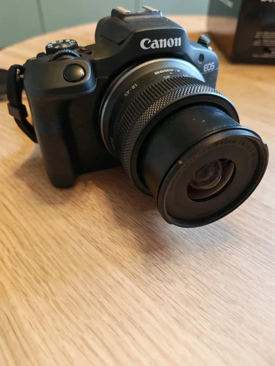 Canon EOS R100 Mirrorless Camera - Image 3