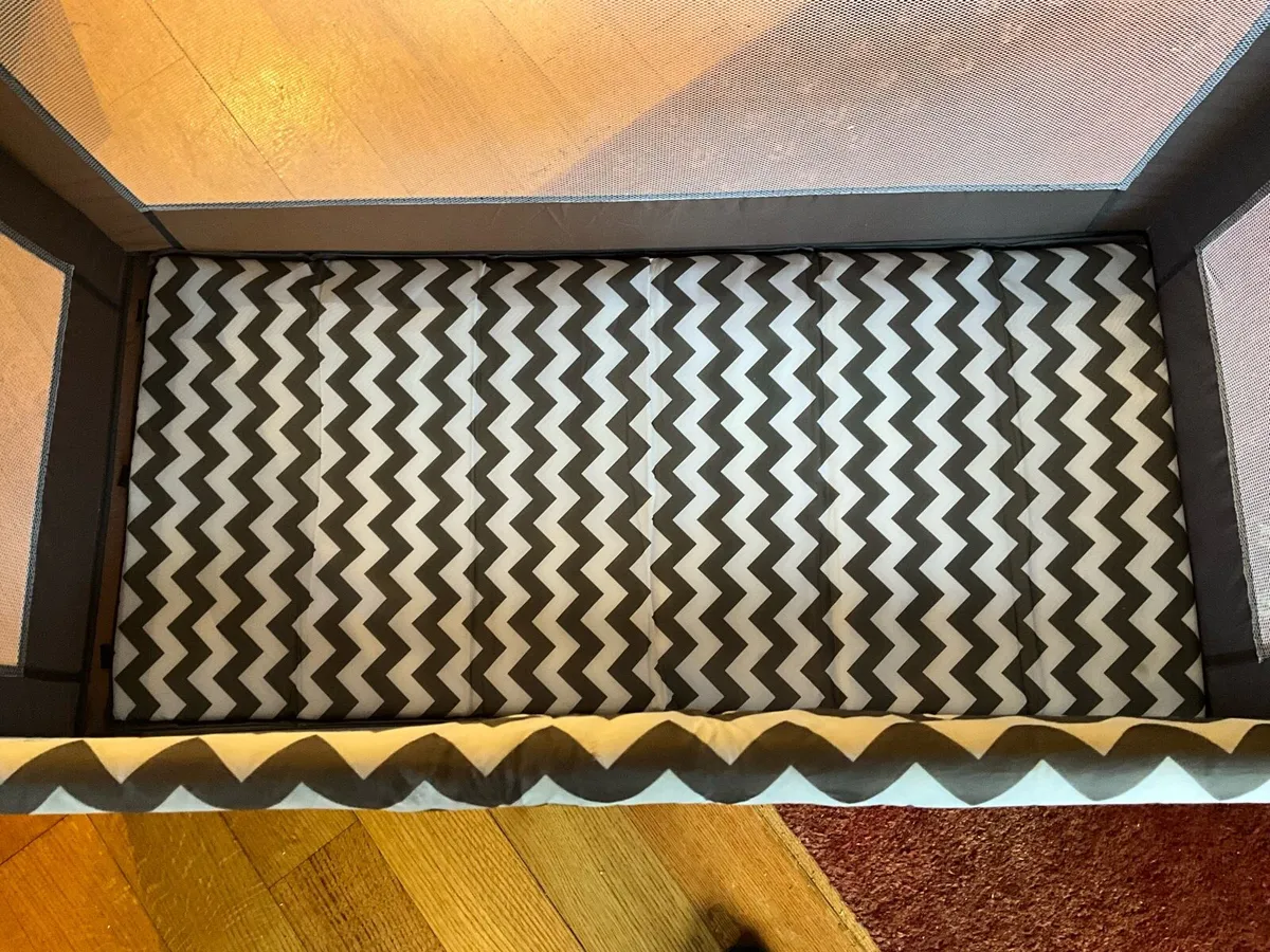 Travel Cot - Image 2