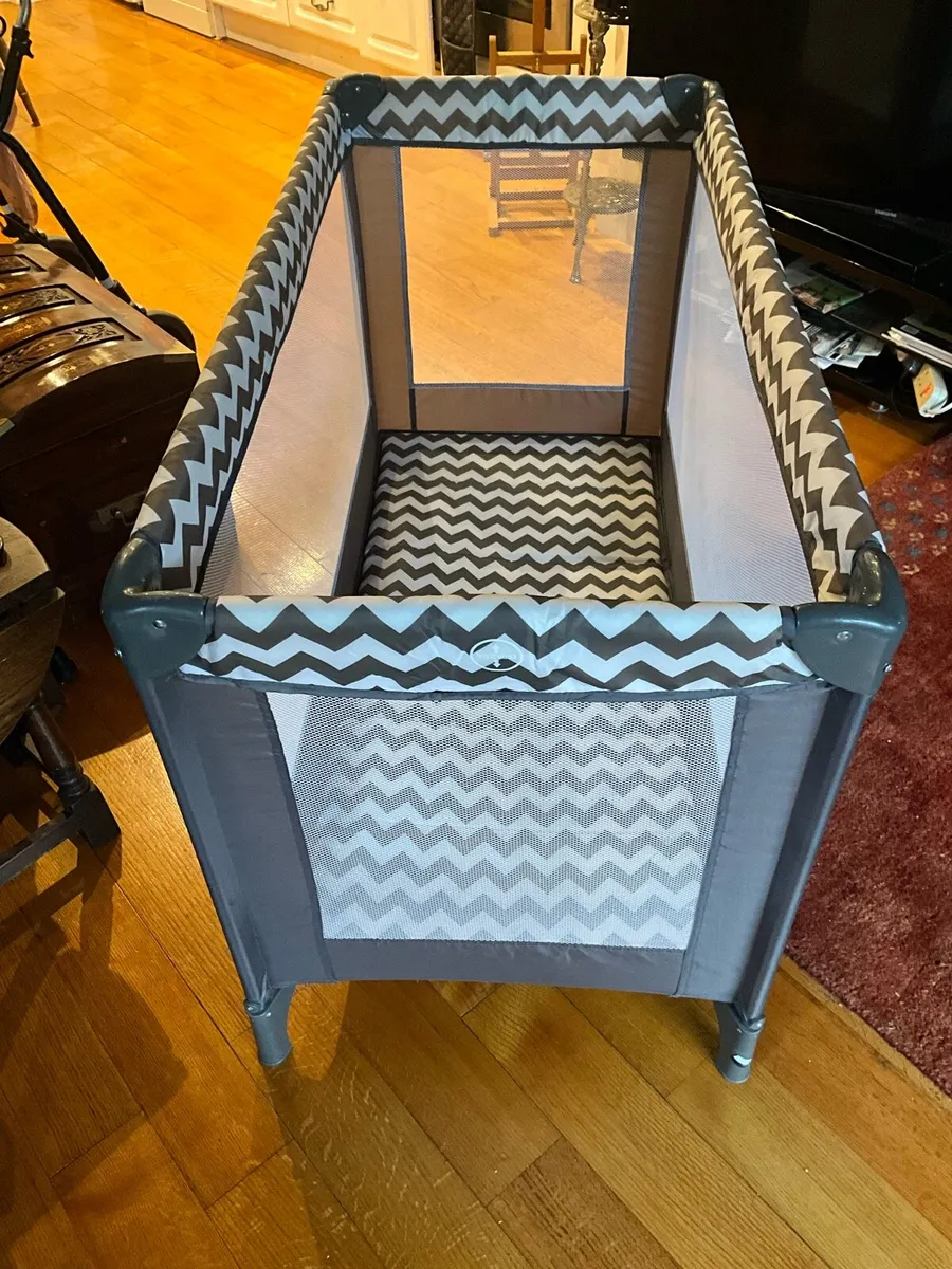 Travel Cot - Image 3