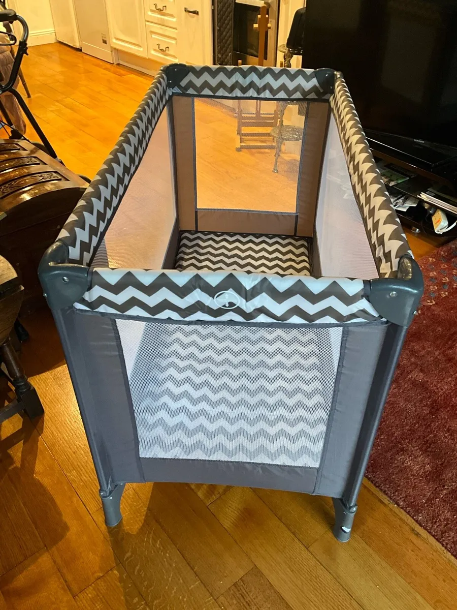 Travel Cot - Image 4