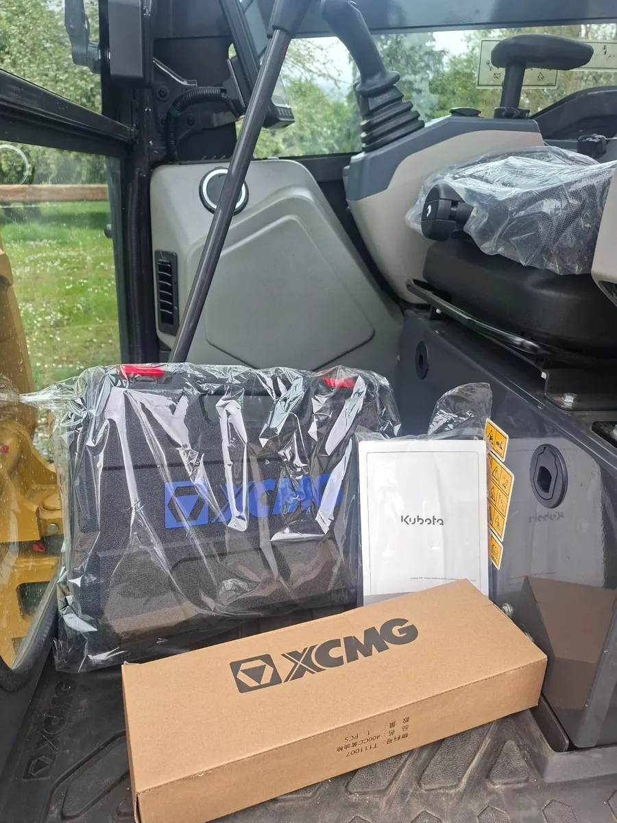 2026 New XCMG XE27U 2.7 TON Mini Digger - Image 3
