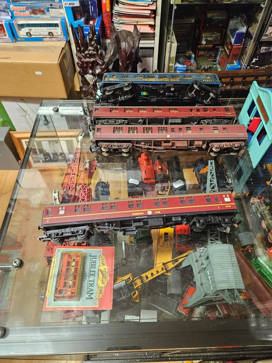 Hornby Lima Triang OO Gauge Carraige