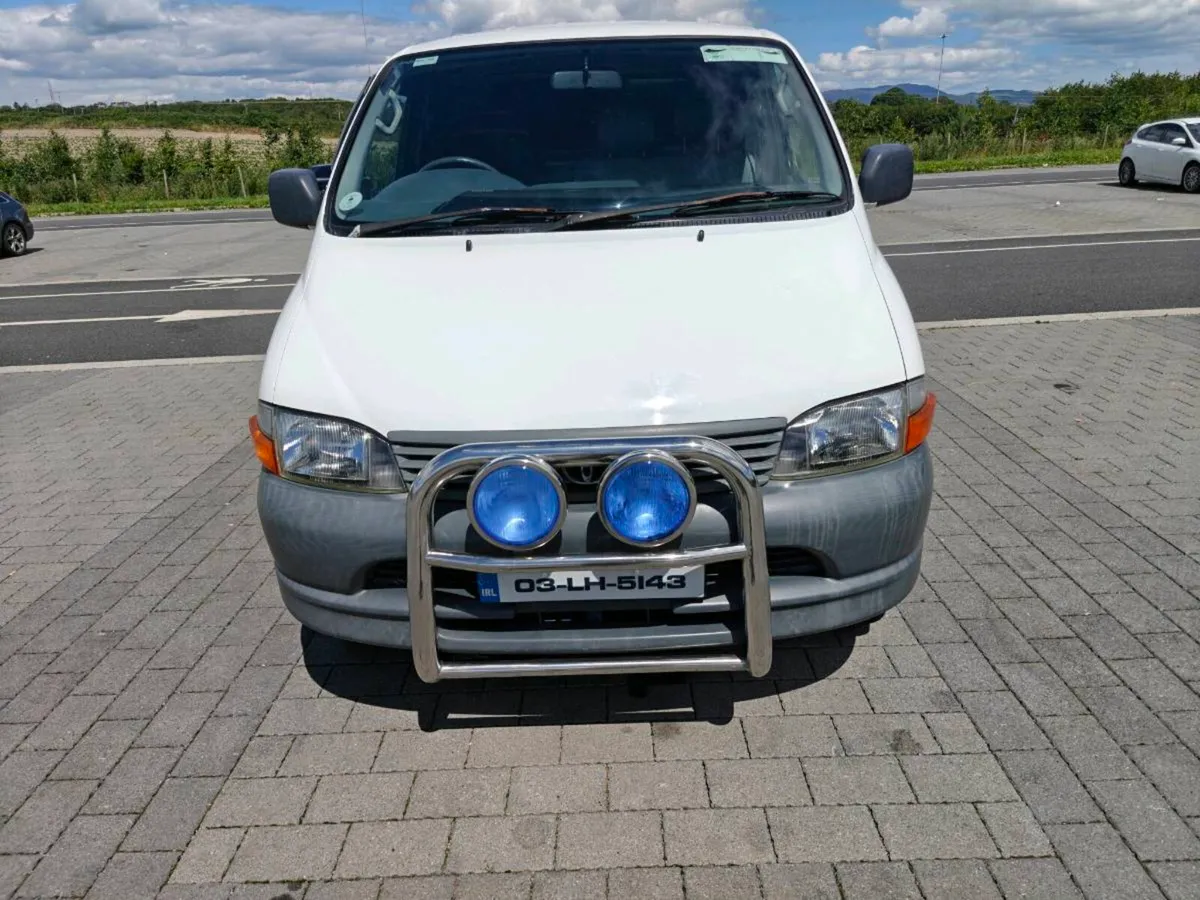 2003 Toyota hiace - Image 2