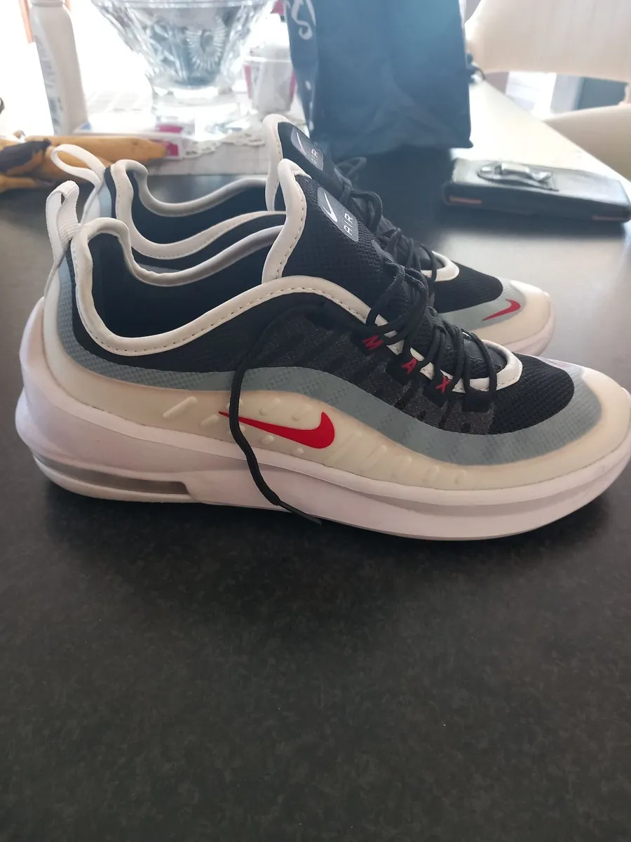 Nike Sneakers - Image 3