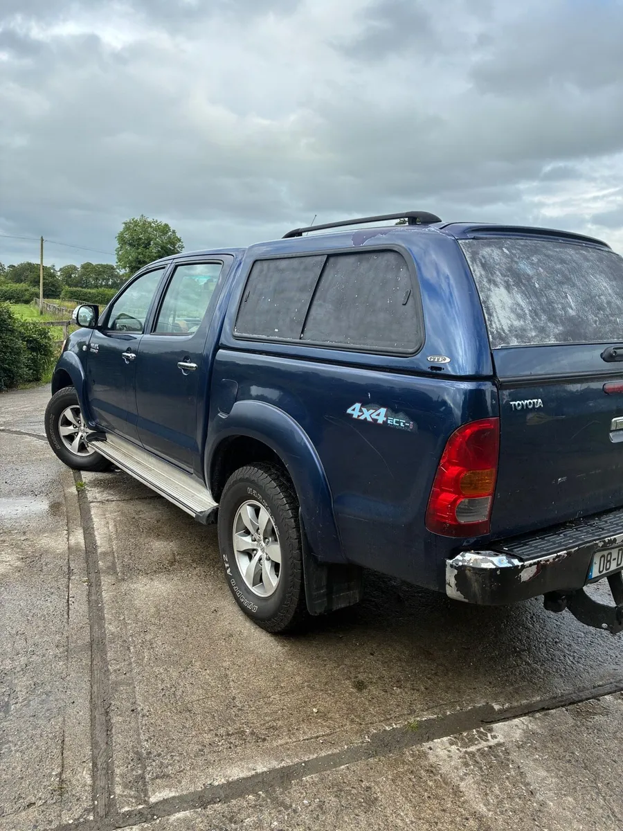 08 TOYOTA HILUX -Automatic-5seater crewcab - Image 4