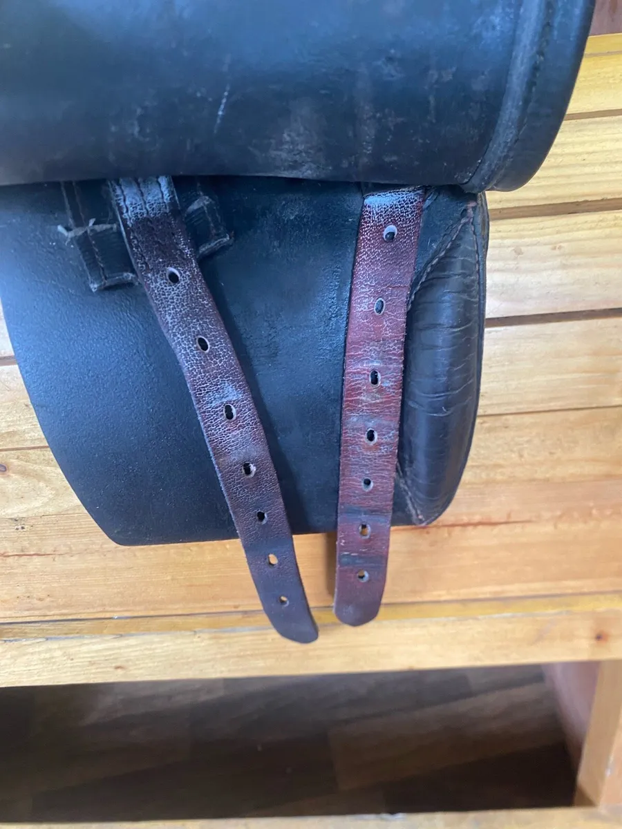 Berney brothers 15” Leather saddle - Image 4