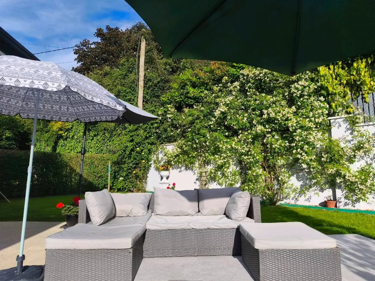 Wicker three seater outdoor furniture - Image 1