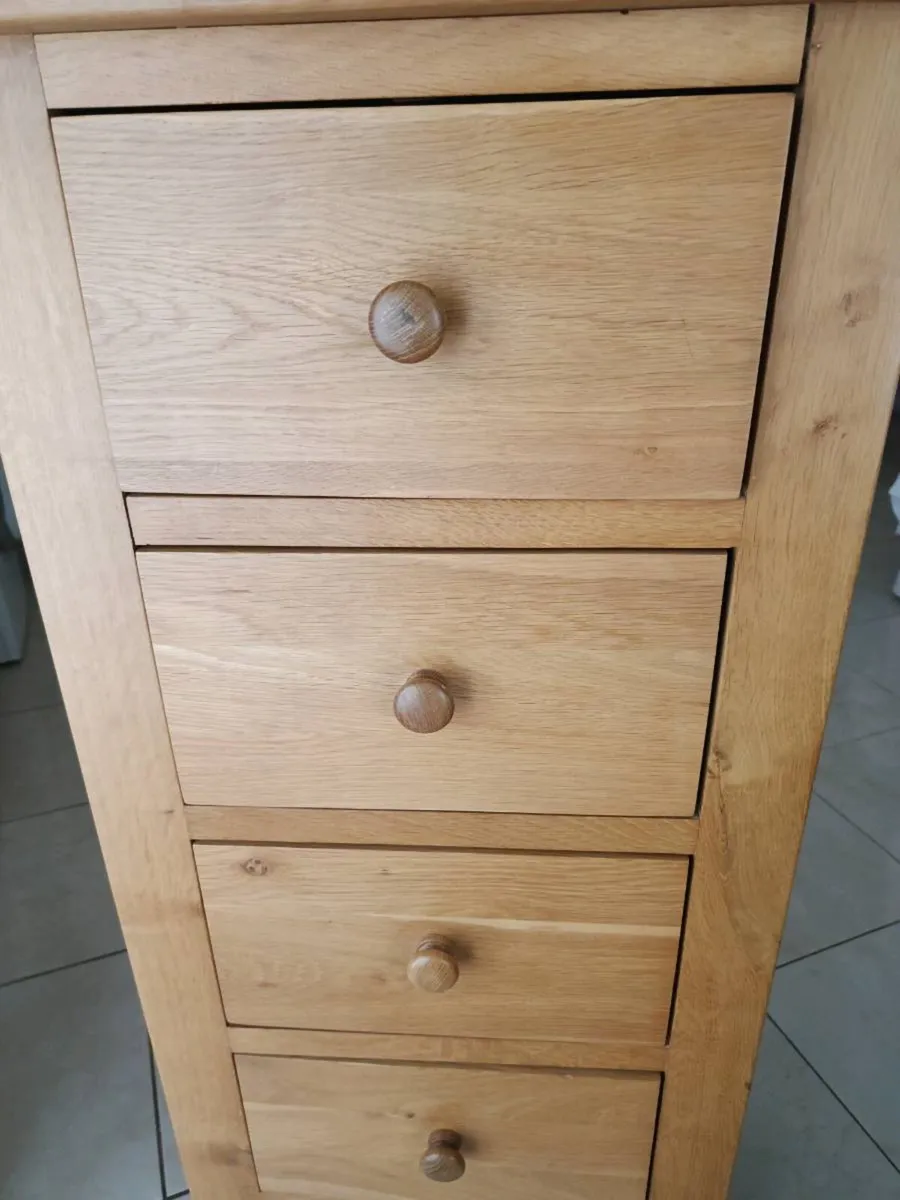 Solid oak chest of drawers - Image 4