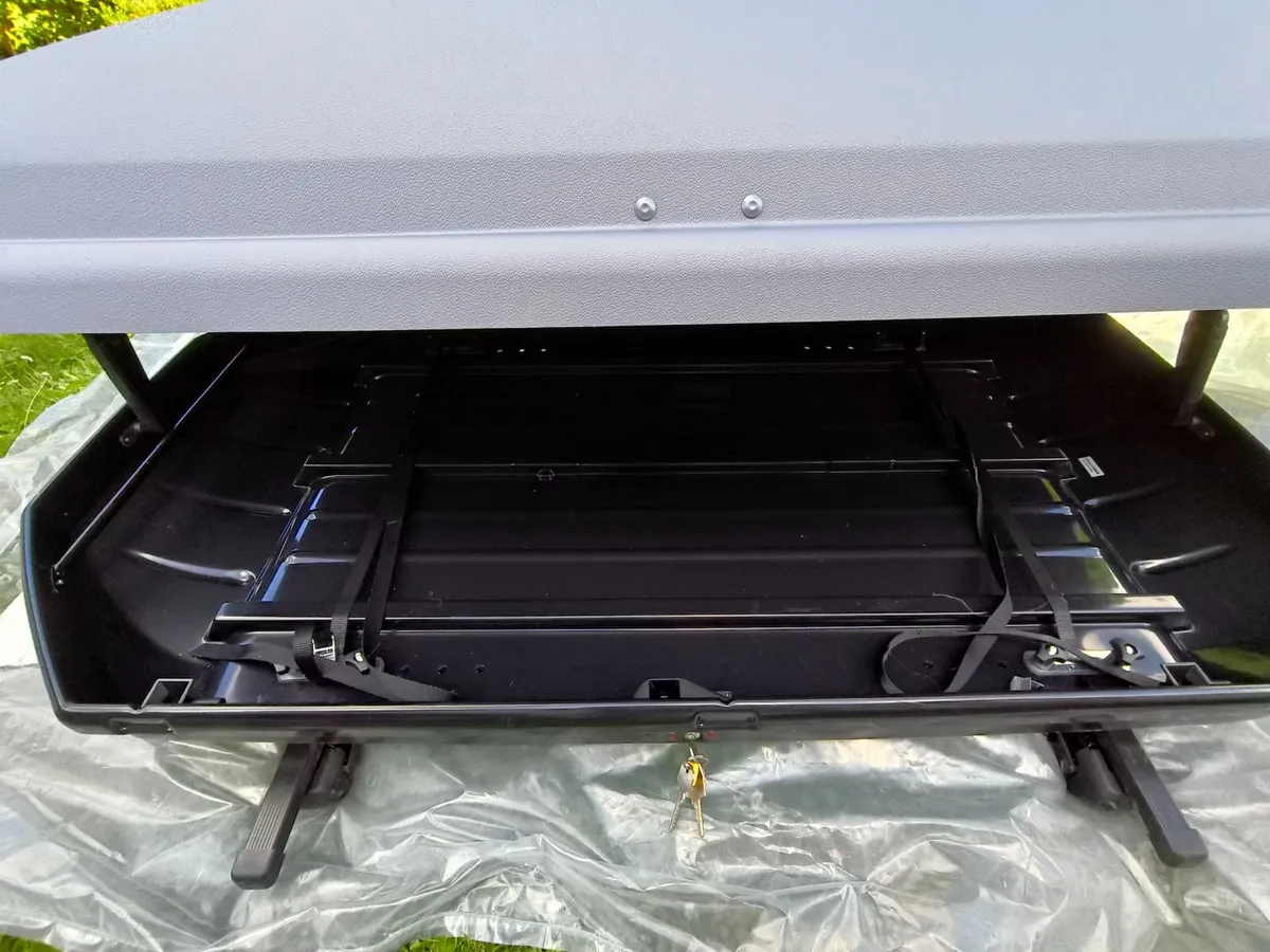 Roof box - Image 4