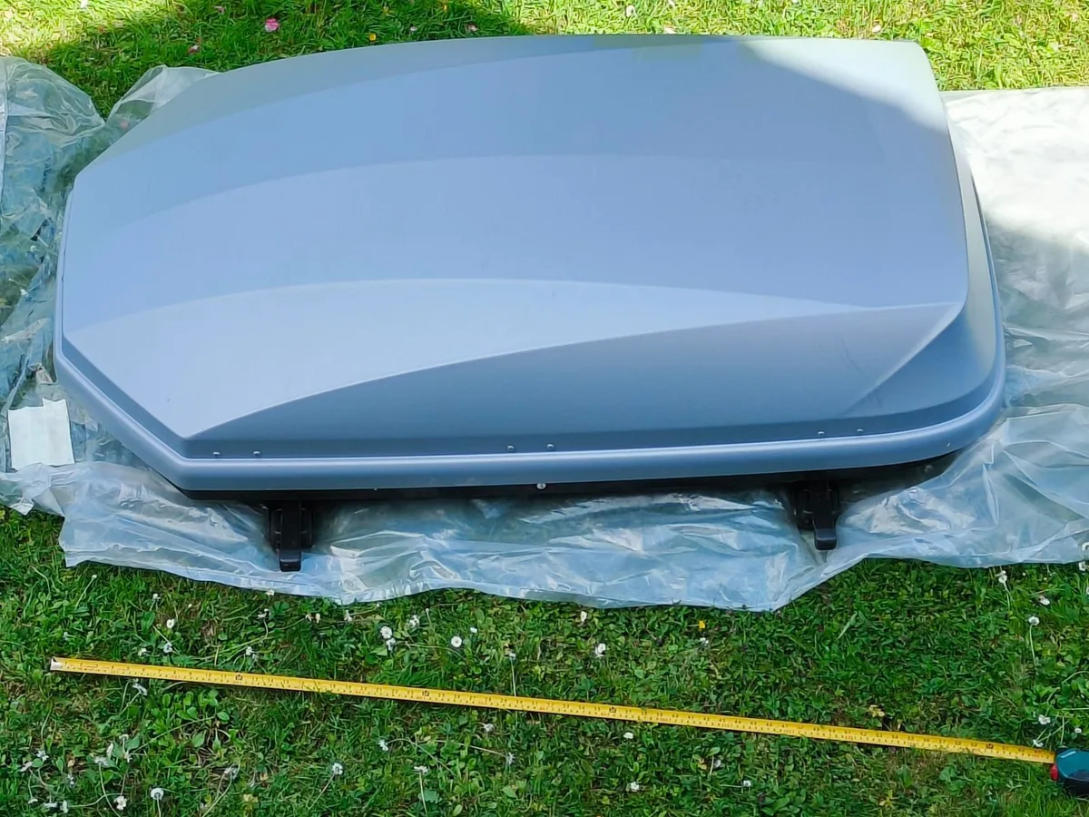 Roof box - Image 2