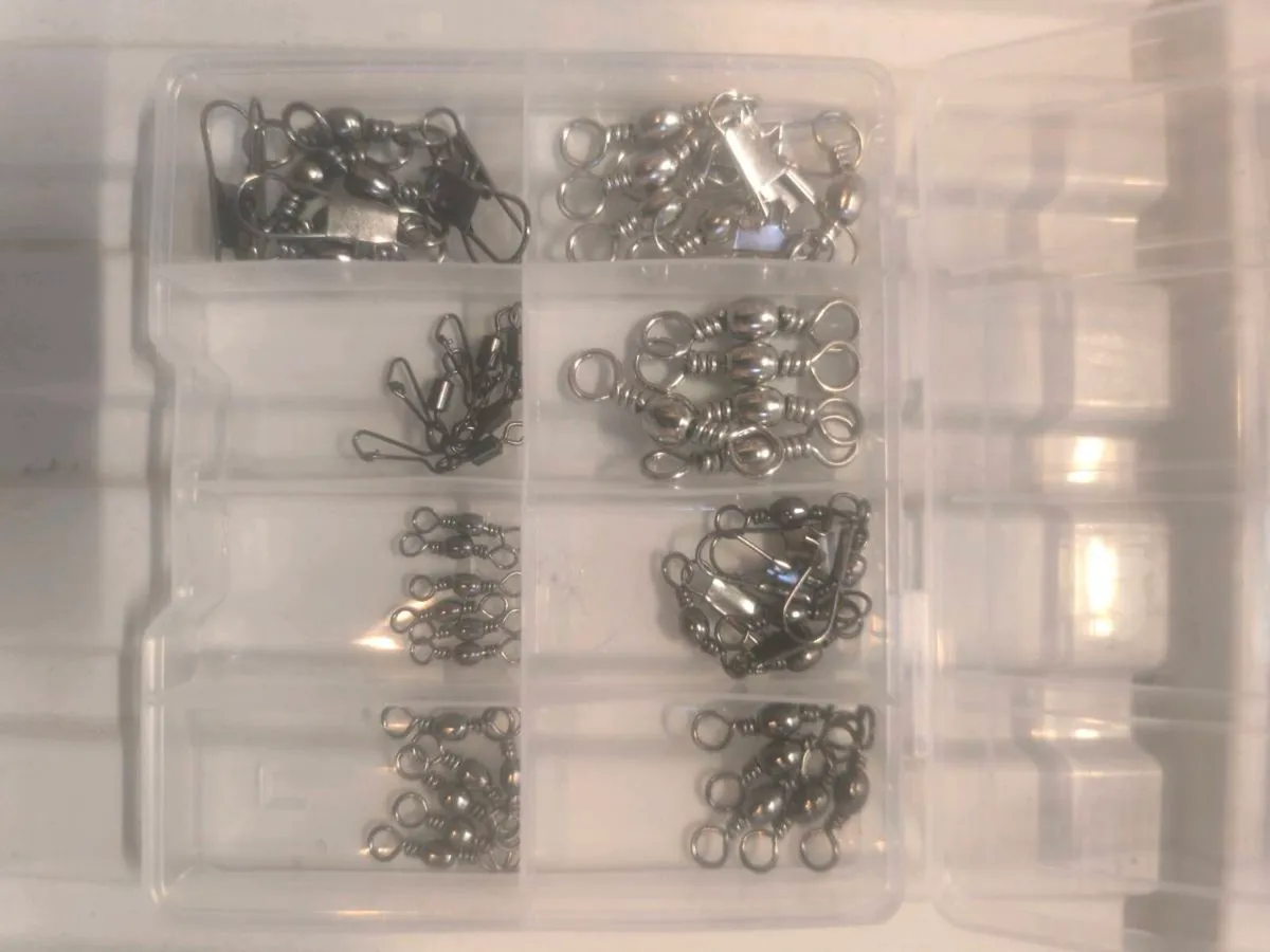 42 Swivels and snap links boxed various sizes - Image 2