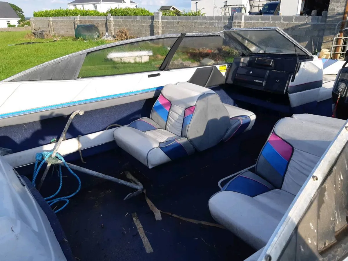 Boat and trailer - Image 4
