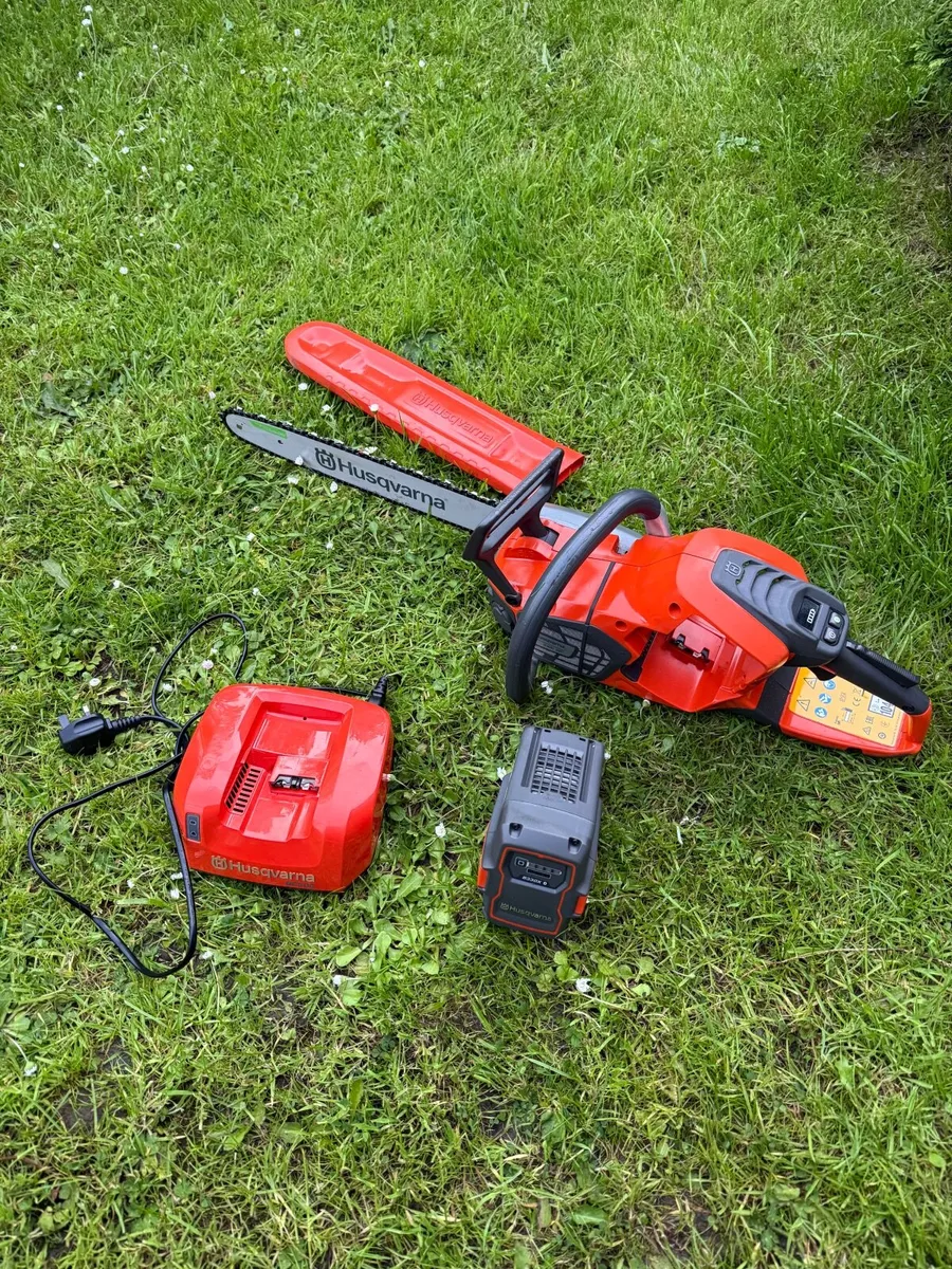 Husqvarna 542i XP professional battery chainsaw - Image 1