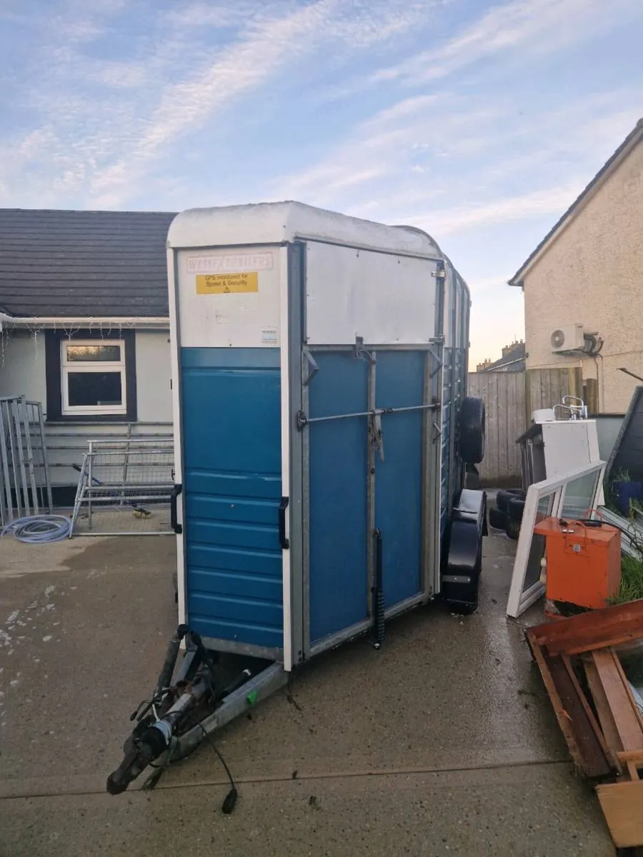 Horse box - Image 3