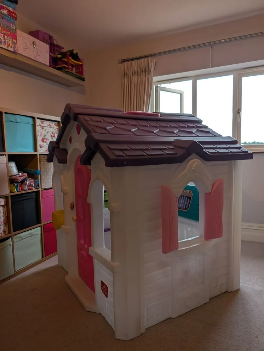 Children's Play House - Image 1