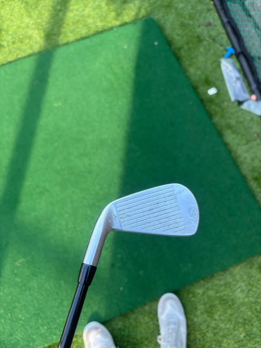 Titleist T200 2 iron - Image 2