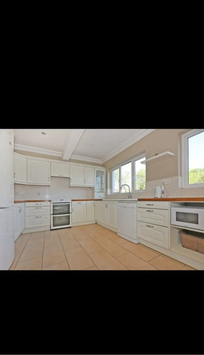 Kitchen Units - Image 1