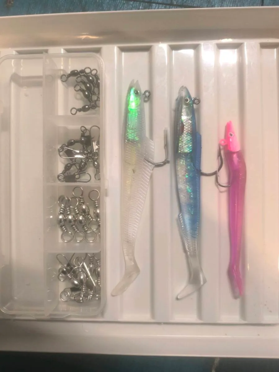 Sidewinder type lure selection box and swivels new - Image 2