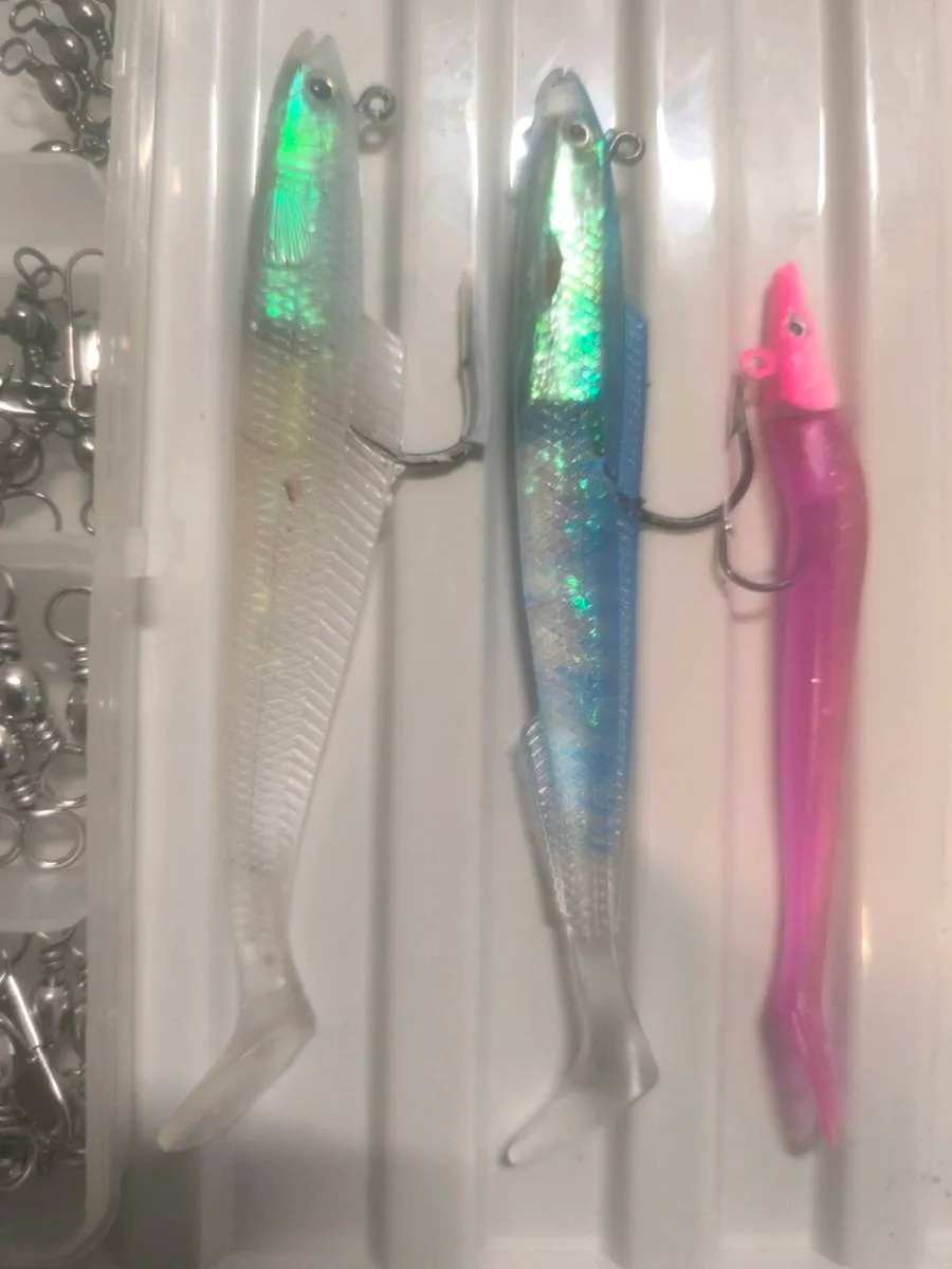 Sidewinder type lure selection box and swivels new - Image 3